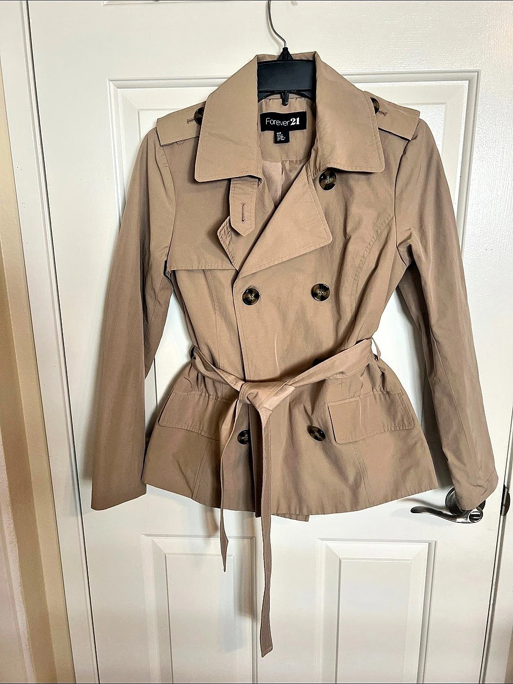 Forever 21 Belted Trench Coat in Beige Size Small Petite